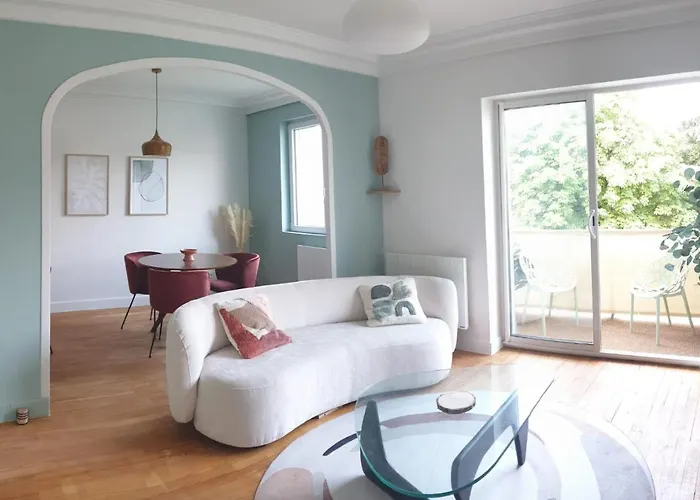 *green Organic* Balcon & Garage Apartment *